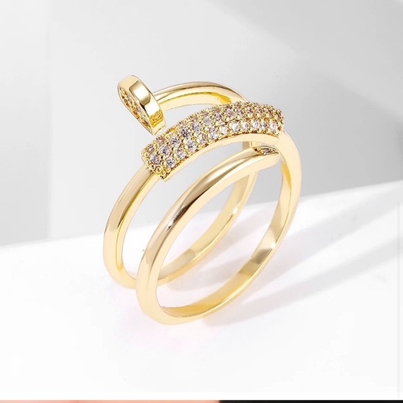 Jewelry - 18k yellow gold Vermiel ring size 8